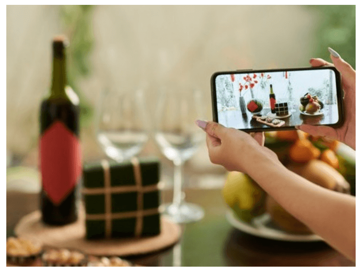 뷰티 브랜드 숏폼 마케팅 성공 사례를 보여주는 화면 예시